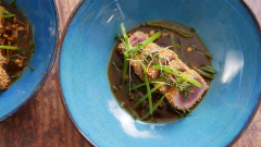 Sesam tun med sursød soya sauce